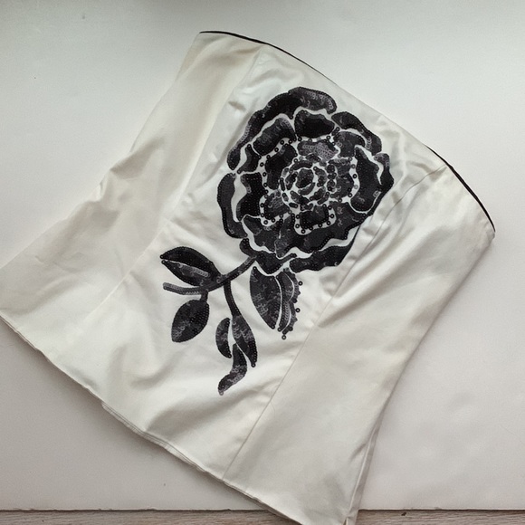 WHBM 🖤 Black Ivory Crop Top Bustier with Sequin Flower Floral Embroidery Detail - Picture 14 of 14